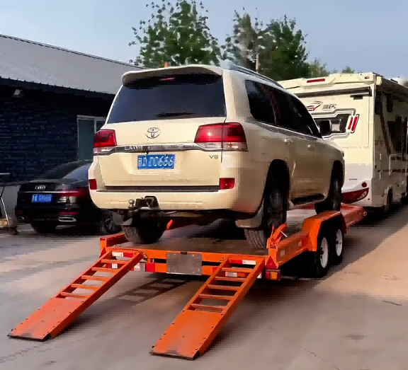 3 tonový valník s tandemovou nápravou